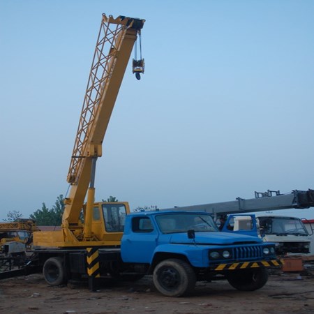 USED XCMG 8 TON TRUCK CRNAE